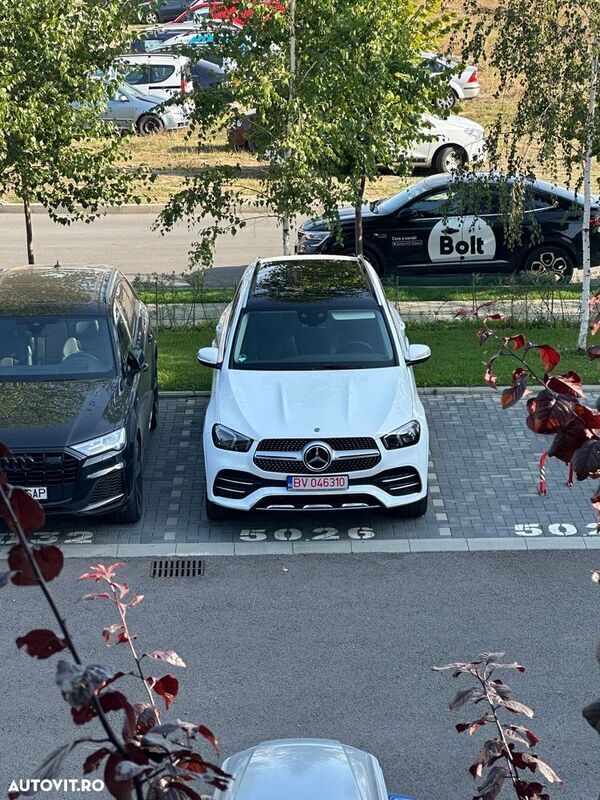 Alb Utilizat 2022 Mercedes GLE300 AMG line SUV | 59.500 EUR - Imagine 1/4