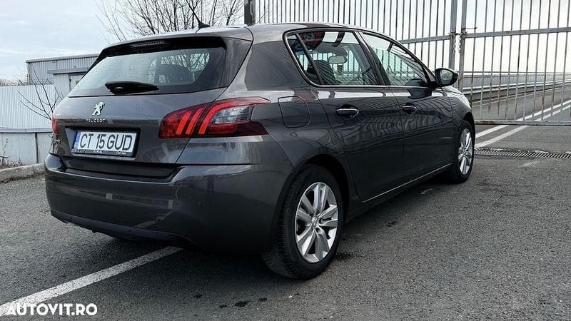 Second-hand Peugeot 308 Active 130 CP (95 kW) 2020 Culoaremaro Hatchback