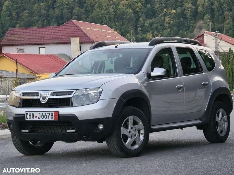 Culoareargint Utilizat 2013 Dacia Duster Ambiance SUV | 6.950 EUR (Preț bun) - Imagine 1/4