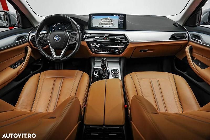 Second-hand BMW 520 Luxury Line 204 CP (150 kW) 2022 Culoaregri Berlinǎ