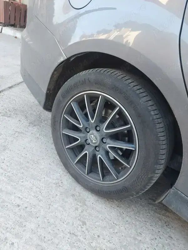 Utilizat 2012 Ford Focus Berlinǎ | 4.800 EUR - Imagine 1/4