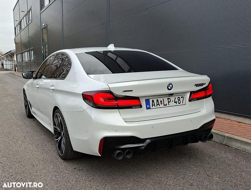 Second-hand BMW M550 Comfort Edition 400 CP (294 kW) 2018 Culoarealb Berlinǎ