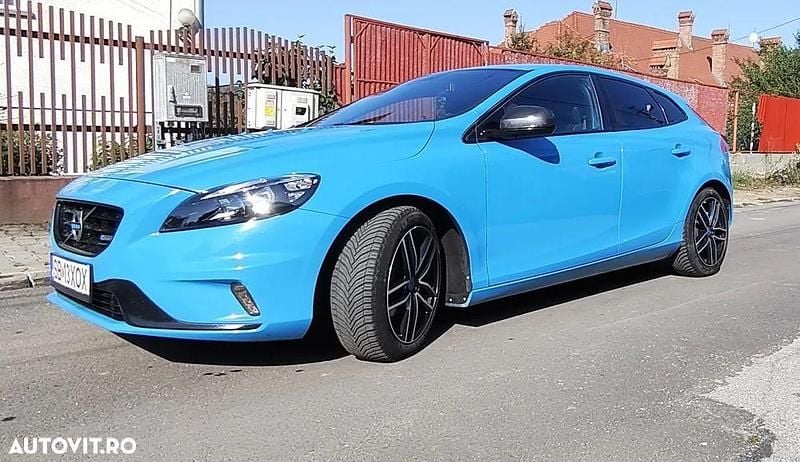 Second-hand Volvo V40 R-Design 115 CP (84 kW) 2013 Culoarealbastru Break