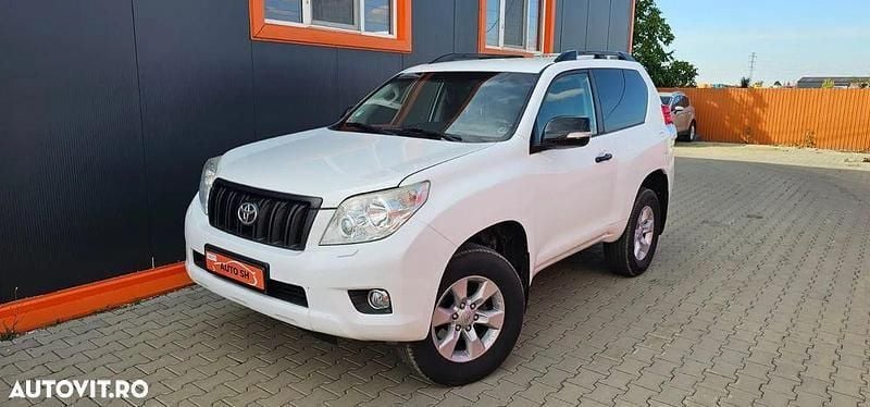 Alb Utilizat 2013 Toyota Land Cruiser Executive SUV | 16.900 EUR (Super Preț) - Imagine 1/4