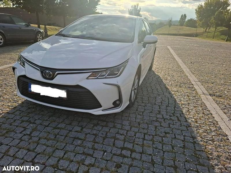 Culoarealb Utilizat 2019 Toyota Corolla Berlinǎ | 17.880 EUR (Preț OK) - Imagine 1/4