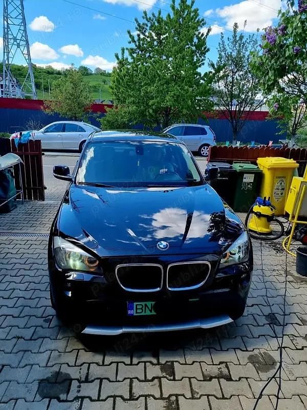 Negru Utilizat 2012 BMW X1 SUV | 7.000 EUR (Preț bun) - Imagine 1/4