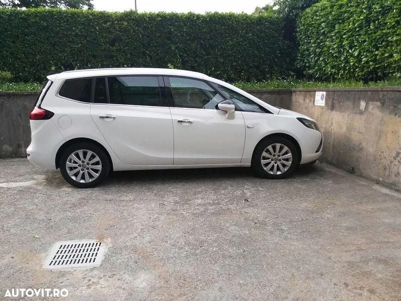 Culoarealb Utilizat 2012 Opel Zafira Tourer Cosmo Monovolum | 6.500 EUR (Puțin scump) - Imagine 1/4