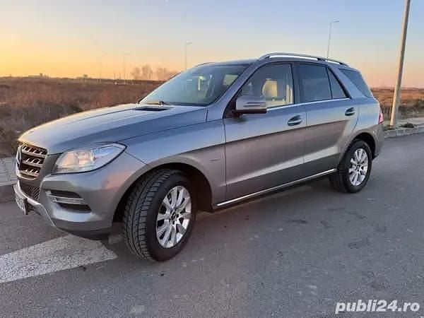 Gri Utilizat 2012 Mercedes ML250 SUV | 13.700 EUR (Preț OK) - Imagine 1/4