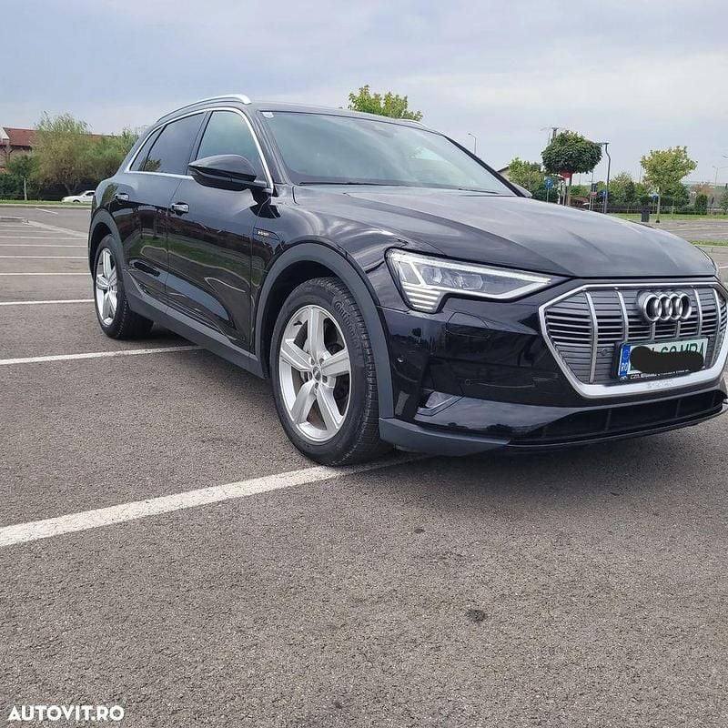 Culoarenegru Utilizat 2020 Audi e-tron S-Line SUV | 31.900 EUR (Preț OK) - Imagine 1/4