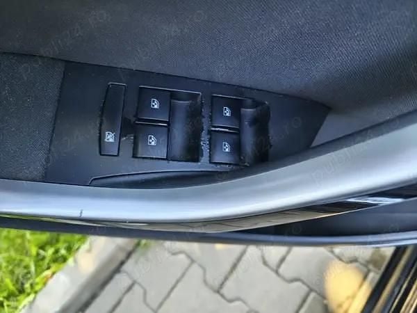 Utilizat 2011 Opel Astra Hatchback | 3.400 EUR (Preț bun) - Imagine 1/4