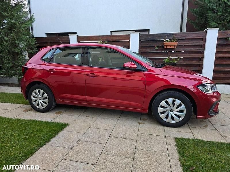 Second-hand VW Polo Life 110 CP (80 kW) 2023 Culoarerosu Hatchback