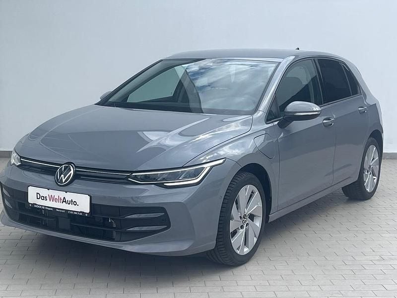 Gri mediu normal Nouă 2025 VW Golf VIII Life | 30.990 EUR - Imagine 1/4