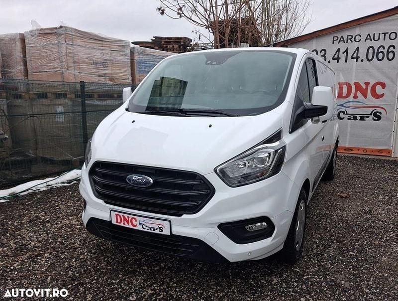 Second-hand Ford Transit Custom 130 CP (95 kW) 2021 Culoarealb Monovolum