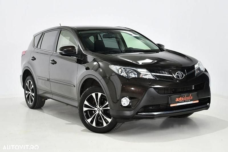 Culoaremaro Utilizat 2015 Toyota RAV4 Executive SUV | 12.350 EUR (Preț OK) - Imagine 1/4