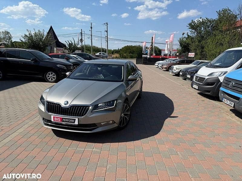 Bej Utilizat 2015 Skoda Superb LAURIN & KLEMENT Berlinǎ | 14.233 EUR (Puțin scump) - Imagine 1/4