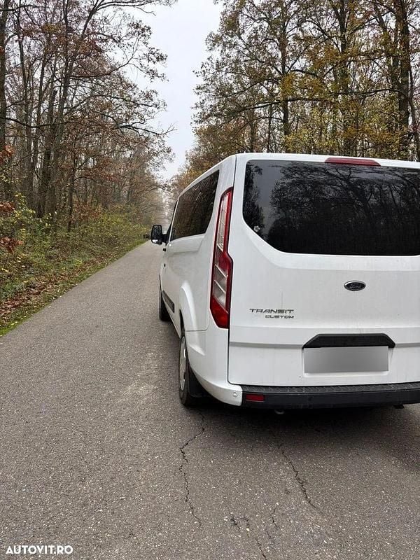 Second-hand Ford Transit Custom 170 CP (125 kW) 2018 Culoarealb Monovolum