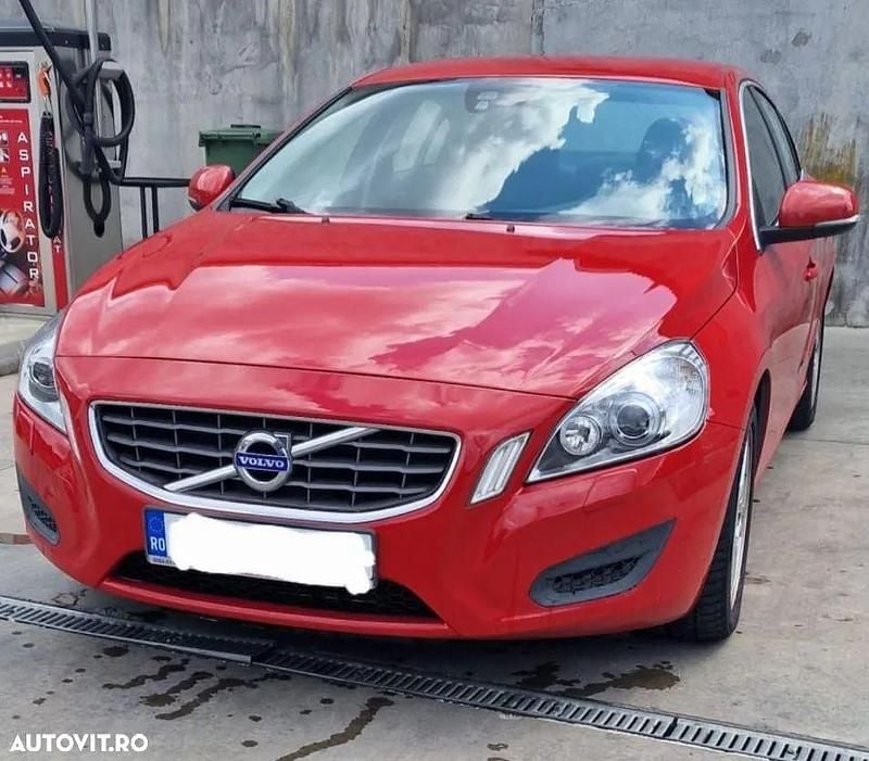 Culoarerosu Utilizat 2011 Volvo S60 Berlinǎ | 5.900 EUR (Preț bun) - Imagine 1/4