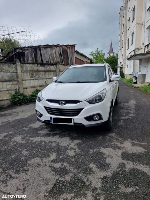 Alb Utilizat 2014 Hyundai ix35 SUV | 8.800 EUR (Preț bun) - Imagine 1/4