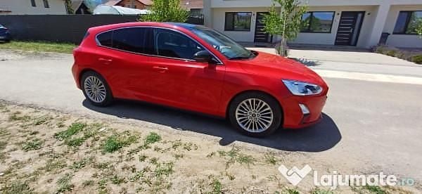Roșu Utilizat 2018 Ford Focus Hatchback | 8.100 EUR (Preț bun) - Imagine 1/4