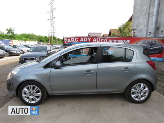 Second-hand Opel Corsa drive 95 CP (69 kW) 2011 Argintiu Break
