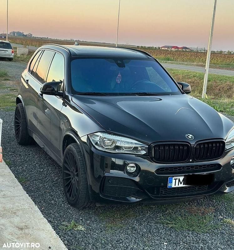 Second-hand BMW X5 Sport Line 381 CP (280 kW) 2015 Culoarenegru SUV