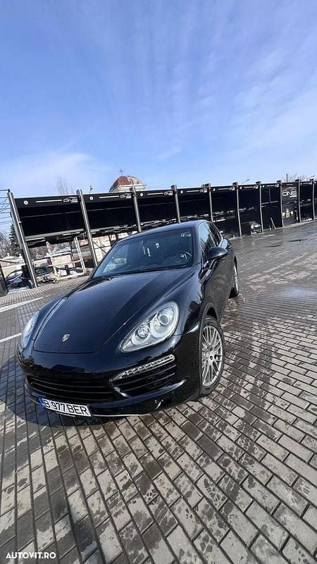 Second-hand Porsche Cayenne 245 CP (180 kW) 2011 Culoarenegru SUV