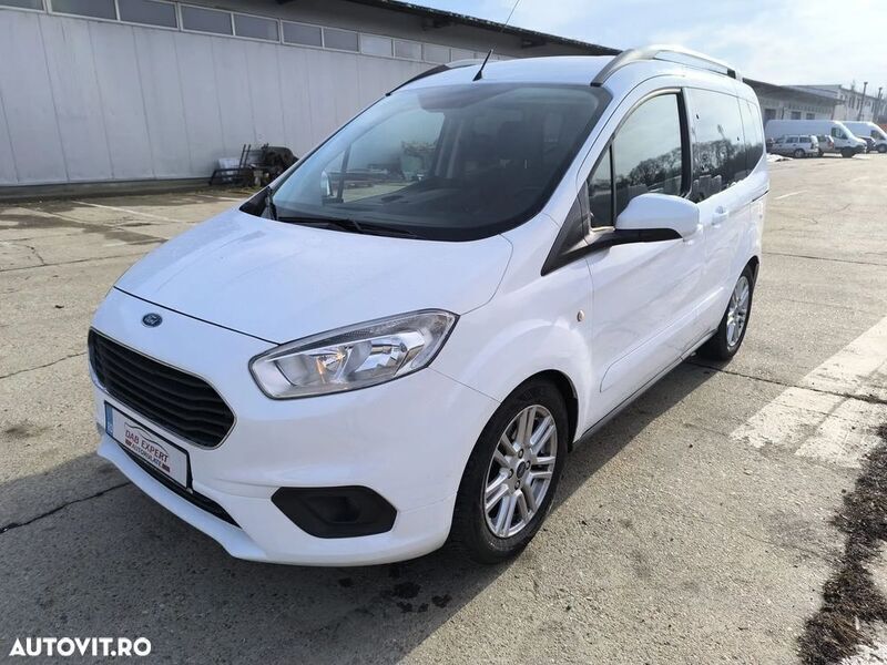 Alb Utilizat 2020 Ford Tourneo Courier Titanium Monovolum | 8.900 EUR (Preț OK) - Imagine 1/4