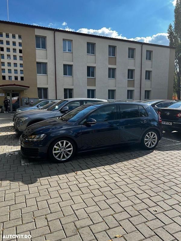 Second-hand VW Golf 184 CP (135 kW) 2013 Culoarealbastru Berlinǎ