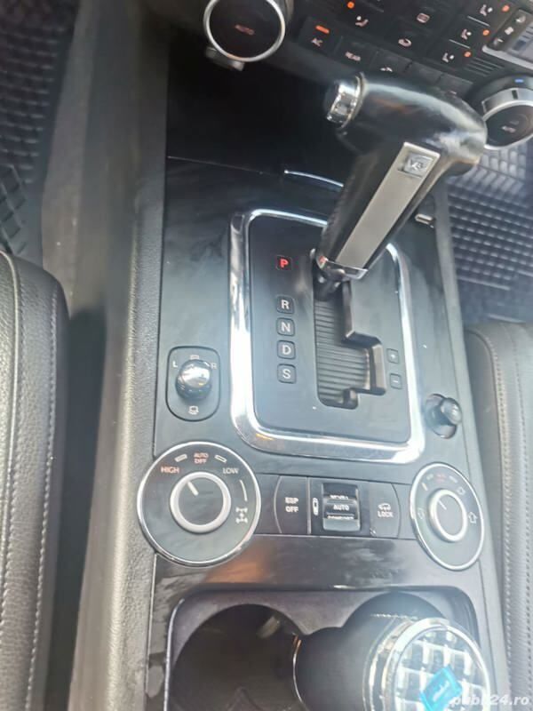 Gri Utilizat 2007 VW Touareg SUV | 8.500 EUR (Puțin scump) - Imagine 1/4