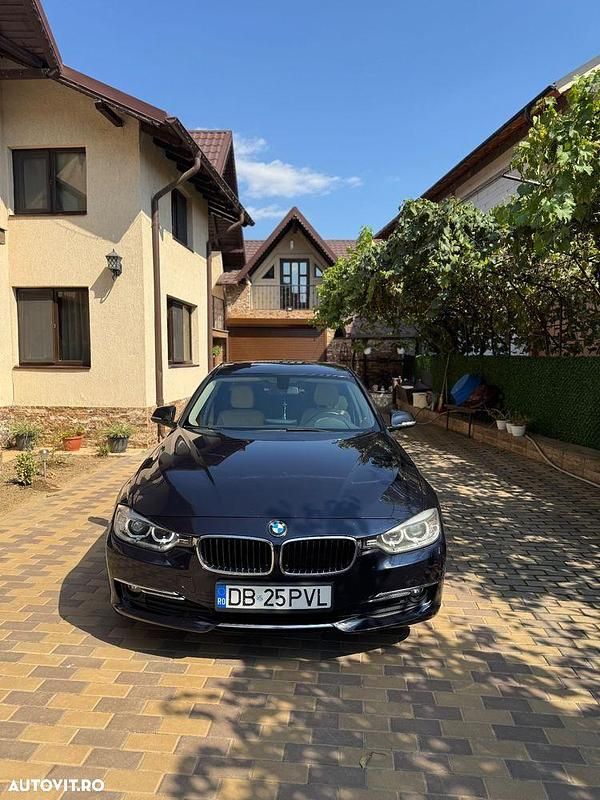 Culoarealbastru Utilizat 2013 BMW 320 Efficient Dynamics Berlinǎ | 8.700 EUR (Preț OK) - Imagine 1/4
