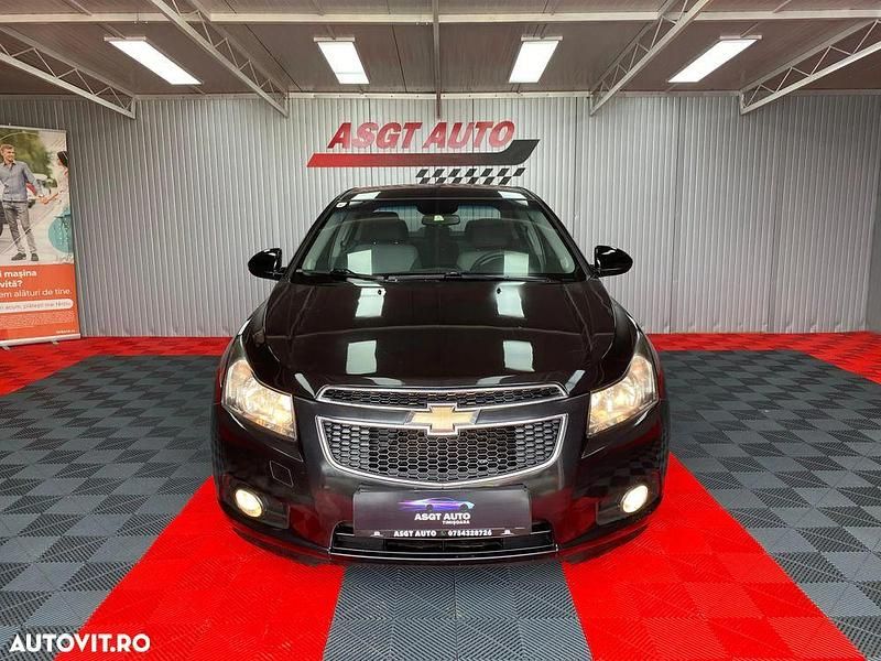 Second-hand Chevrolet Cruze 125 CP (91 kW) 2009 Culoarenegru Hatchback