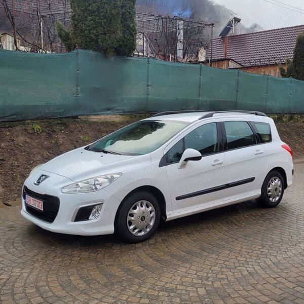 Alb Utilizat 2013 Peugeot 308 Break | 3.950 EUR (Preț bun) - Imagine 1/4