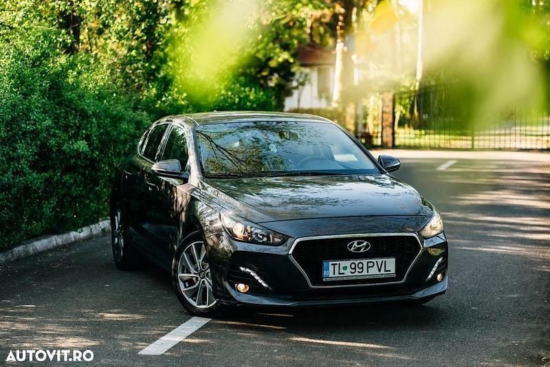 Maro Utilizat 2018 Hyundai i30 Berlinǎ | 13.500 EUR (Preț bun) - Imagine 1/4