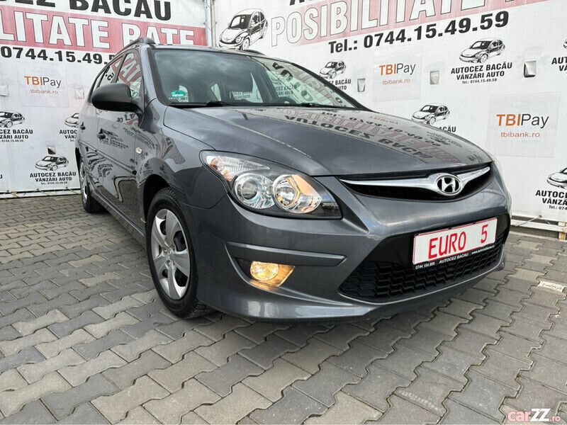 Gri Utilizat 2010 Hyundai i30 Comfort Break | 6.350 EUR (Scump) - Imagine 1/4