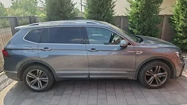 Utilizat 2020 VW Tiguan SUV | 29.500 EUR (Scump) - Imagine 1/4