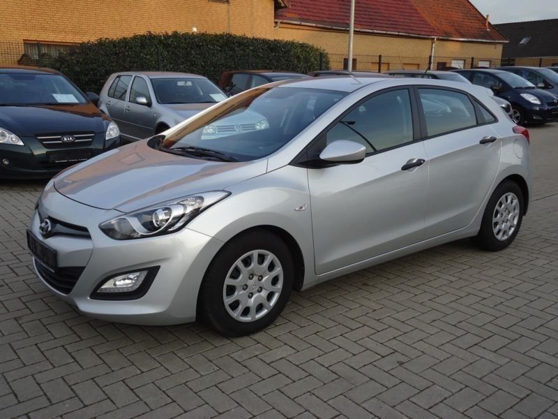 Văndută Hyundai i30 1.4 100cp - mașini second-hand de vânzare