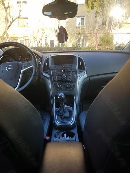 Second-hand Opel Astra 125 CP (91 kW) 2011 Negru Break