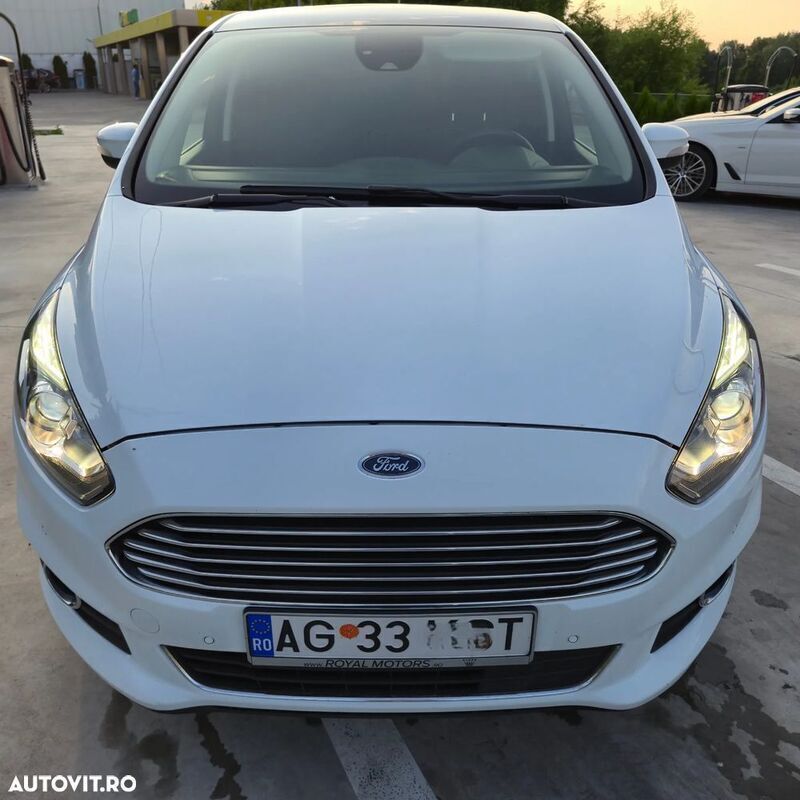 Alb Utilizat 2018 Ford S-MAX Titanium Monovolum | 12.750 EUR (Scump) - Imagine 1/4