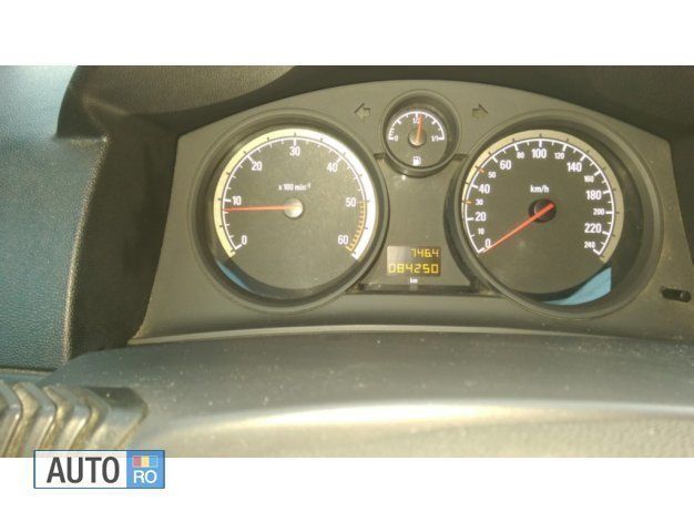 Second-hand Opel Astra 110 CP (80 kW) 2010 Gri Berlinǎ