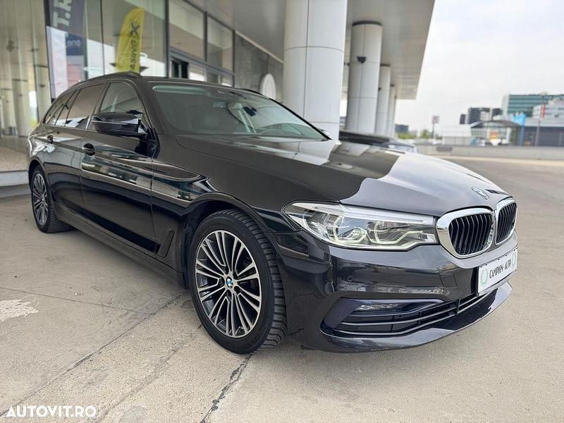 Culoarenegru Utilizat 2020 BMW 520 M Sport Break | 20.999 EUR (Preț bun) - Imagine 1/4