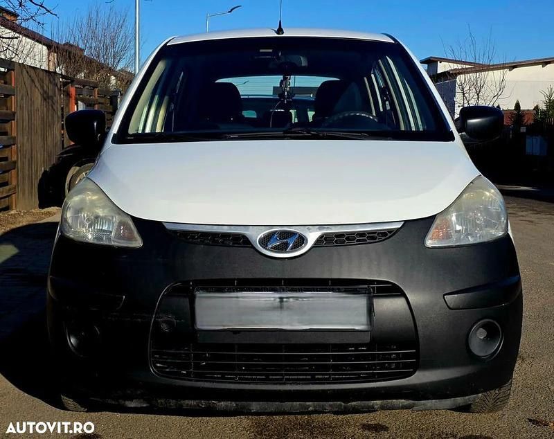 Second-hand Hyundai i10 Classic 67 CP (49 kW) 2008 Culoarealb Hatchback