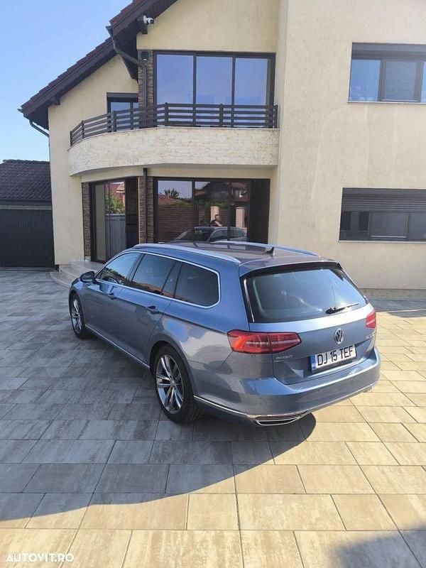 Albastru Utilizat 2015 VW Passat Highline Break | 11.500 EUR (Preț bun) - Imagine 1/4