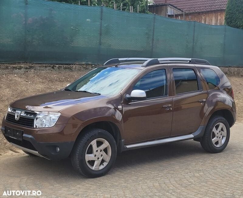 Maro Utilizat 2011 Dacia Duster Lauréate SUV | 4.500 EUR (Preț bun) - Imagine 1/4