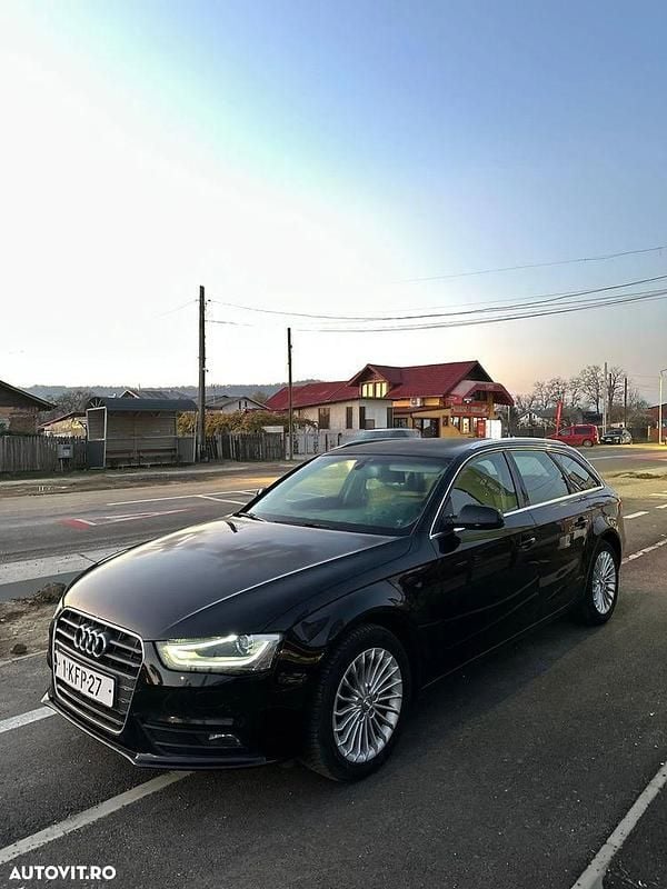 Culoarenegru Utilizat 2012 Audi A4 S-Line Break | 8.200 EUR (Preț OK) - Imagine 1/4