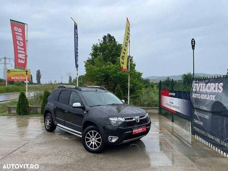 Negru Utilizat 2011 Dacia Duster Lauréate SUV | 6.500 EUR (Puțin scump) - Imagine 1/4