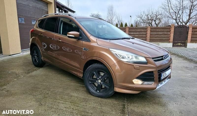 Second-hand Ford Kuga Individual 163 CP (119 kW) 2014 Culoaremaro SUV
