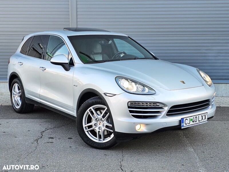 Argint Utilizat 2011 Porsche Cayenne SUV | 15.500 EUR (Puțin scump) - Imagine 1/4