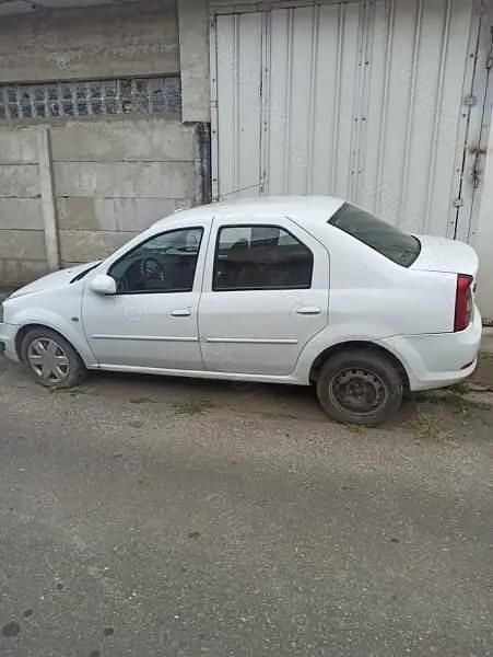 Alb Utilizat 2011 Dacia Logan Berlinǎ | 1.200 EUR (Preț bun) - Imagine 1/4