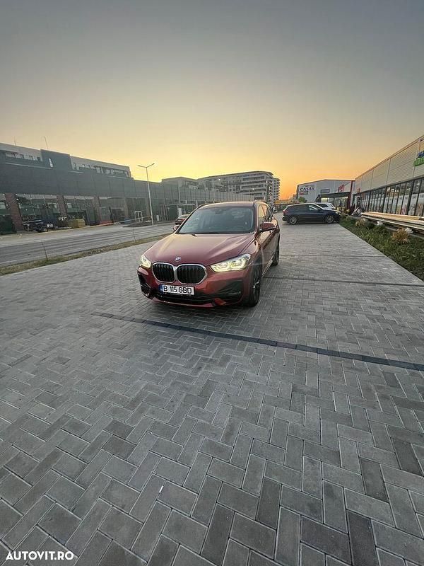 Rosu Utilizat 2021 BMW X1 SUV | 25.600 EUR (Preț OK) - Imagine 1/4