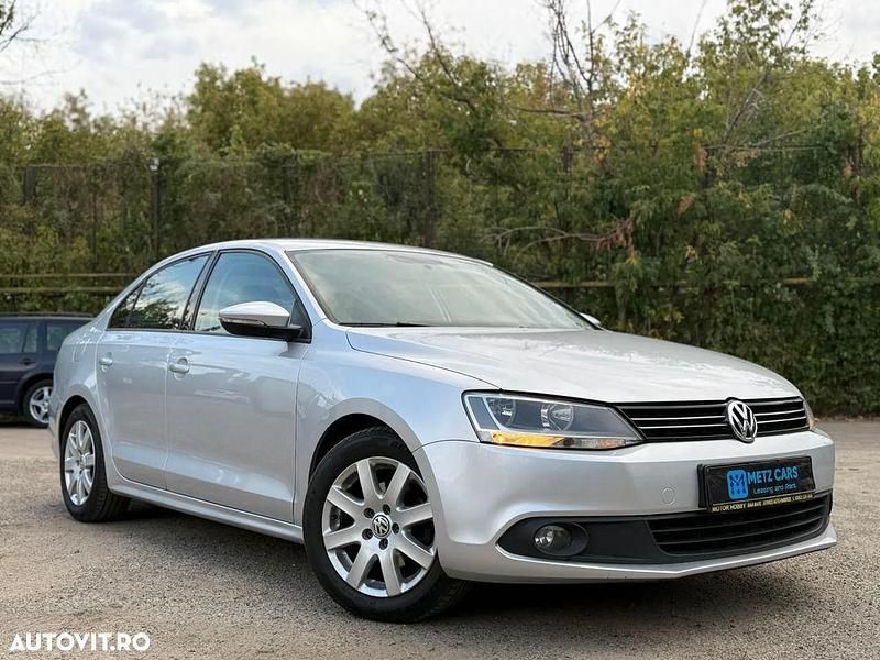 Culoareargint Utilizat 2012 VW Jetta Trendline Berlinǎ | 5.500 EUR (Preț OK) - Imagine 1/4